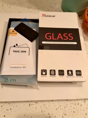 2 Trianium + 1 Magic John iphone 13 pro Case -NEW 📱